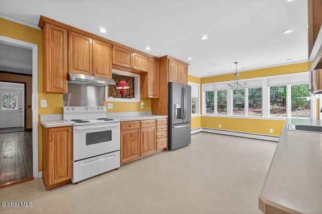 262 Jarvis Road N, Ravena, NY 12143