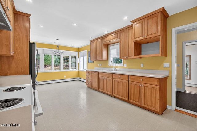 262 Jarvis Road N, Ravena, NY 12143