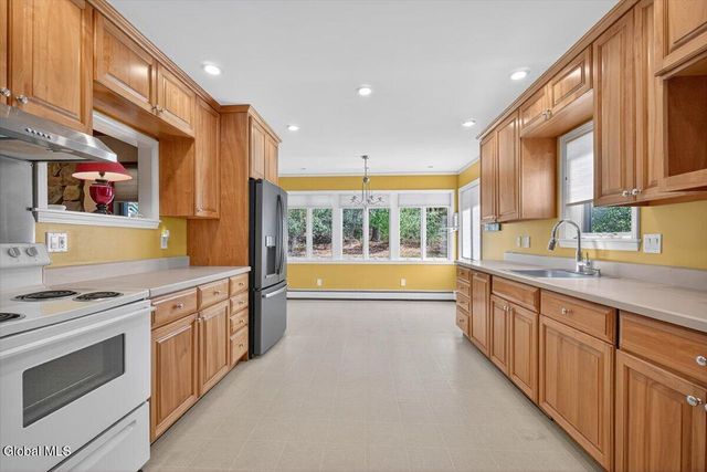 262 Jarvis Road N, Ravena, NY 12143