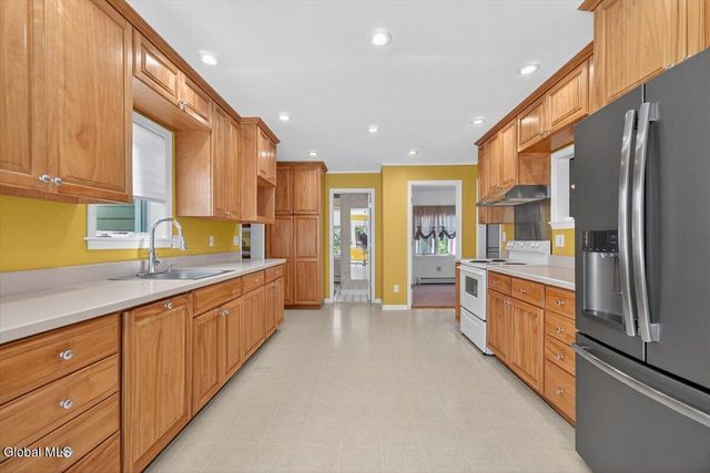 262 Jarvis Road N, Ravena, NY 12143