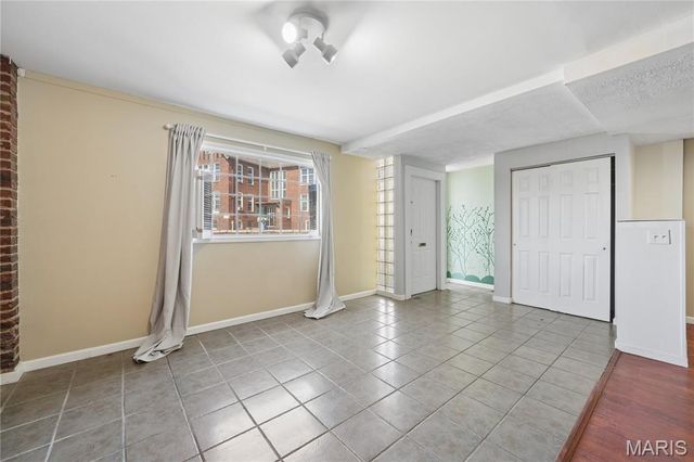 6644 Gravois Avenue, St Louis, MO 63116