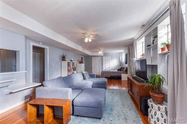 6644 Gravois Avenue, St Louis, MO 63116