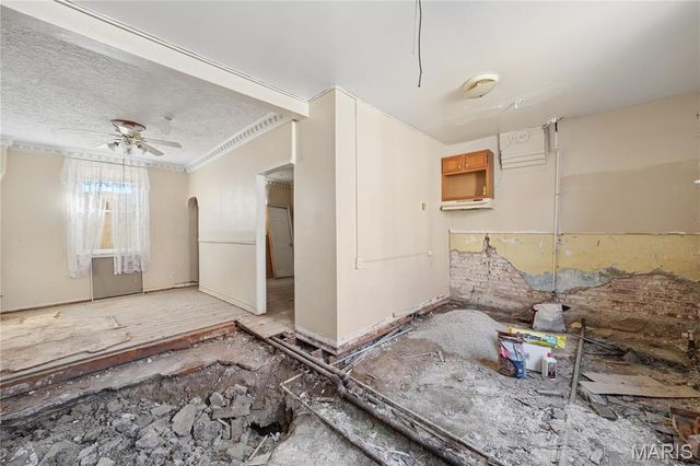 6644 Gravois Avenue, St Louis, MO 63116