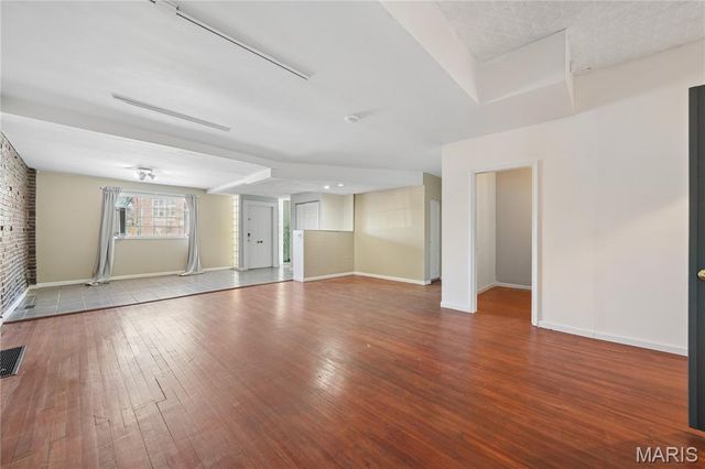 6644 Gravois Avenue, St Louis, MO 63116