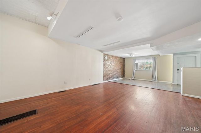 6644 Gravois Avenue, St Louis, MO 63116