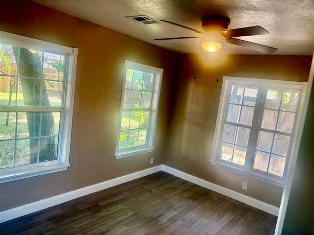 1125 NW Oak Ave, Lawton, OK 73507
