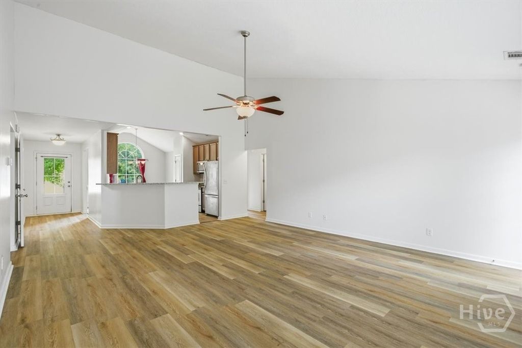 Image 5 of property listing at 406 Plantation Place, Rincon, GA 31326