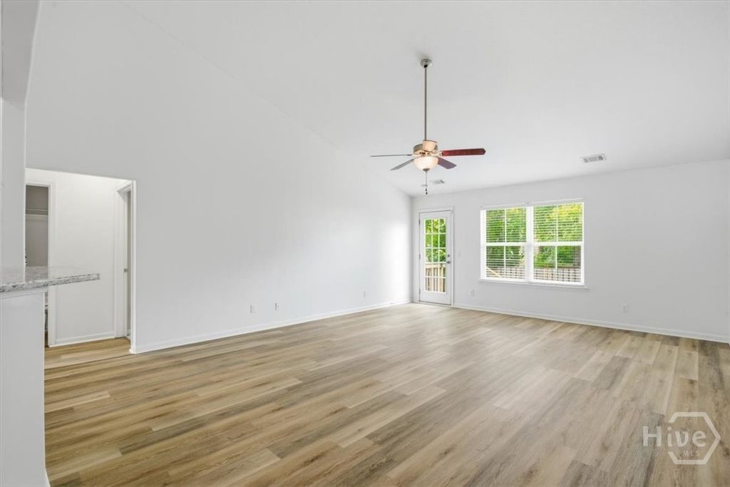 Image 6 of property listing at 406 Plantation Place, Rincon, GA 31326