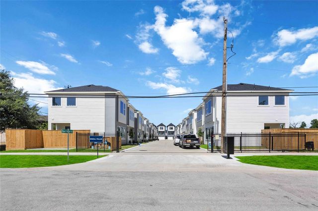 1947 Knoll Square Drive, Houston, TX 77080