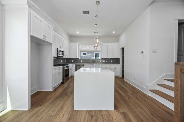 1947 Knoll Square Drive, Houston, TX 77080