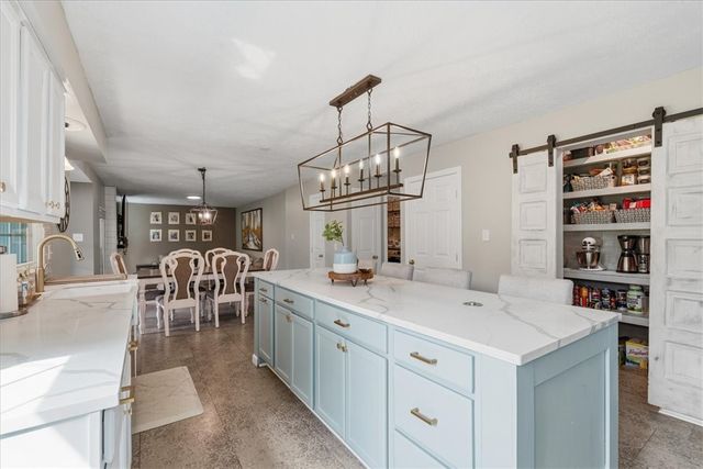 406 Arbor Dr, Adams Twp, PA 16046