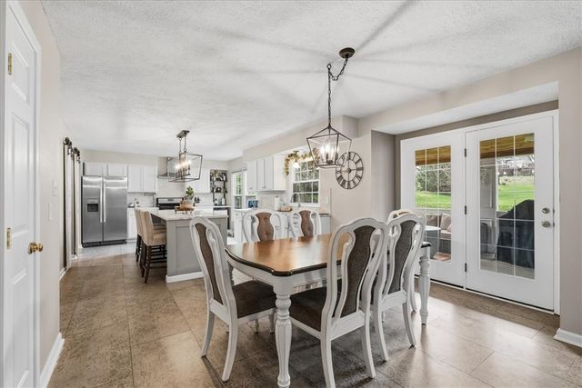 406 Arbor Dr, Adams Twp, PA 16046