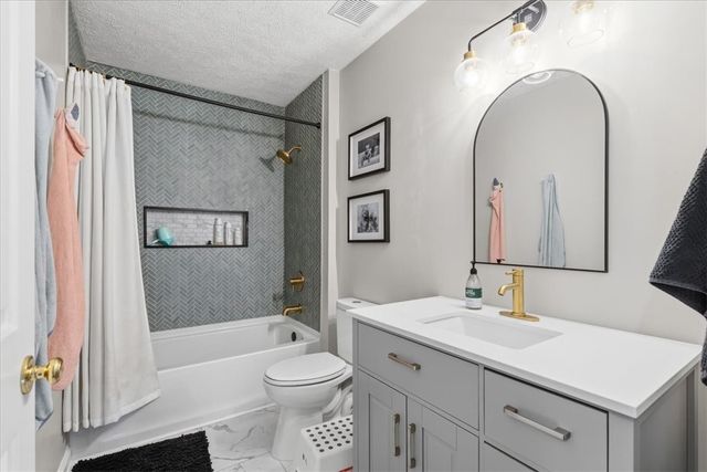 406 Arbor Dr, Adams Twp, PA 16046