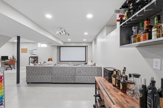 406 Arbor Dr, Adams Twp, PA 16046