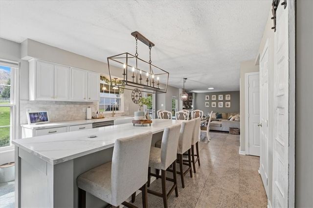 406 Arbor Dr, Adams Twp, PA 16046