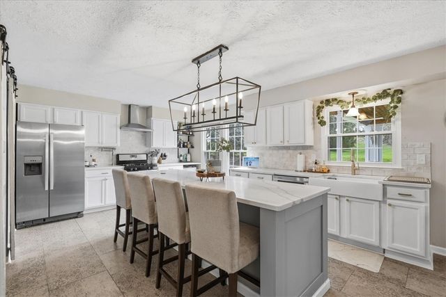 406 Arbor Dr, Adams Twp, PA 16046