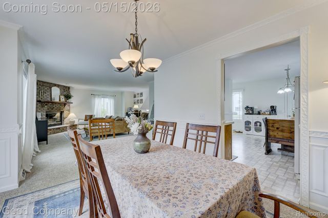 2370 Lansbury Drive, Waterford Charter Township, MI 48329