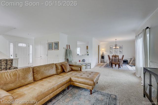 2370 Lansbury Drive, Waterford Charter Township, MI 48329
