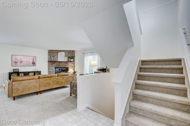 2370 Lansbury Drive, Waterford Charter Township, MI 48329