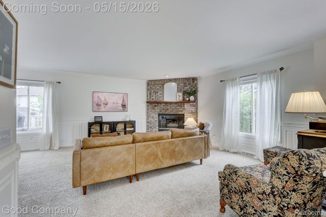 2370 Lansbury Drive, Waterford Charter Township, MI 48329