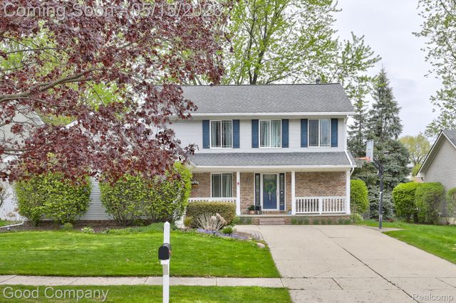 2370 Lansbury Drive, Waterford Charter Township, MI 48329
