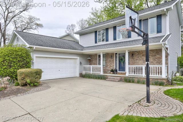 2370 Lansbury Drive, Waterford Charter Township, MI 48329
