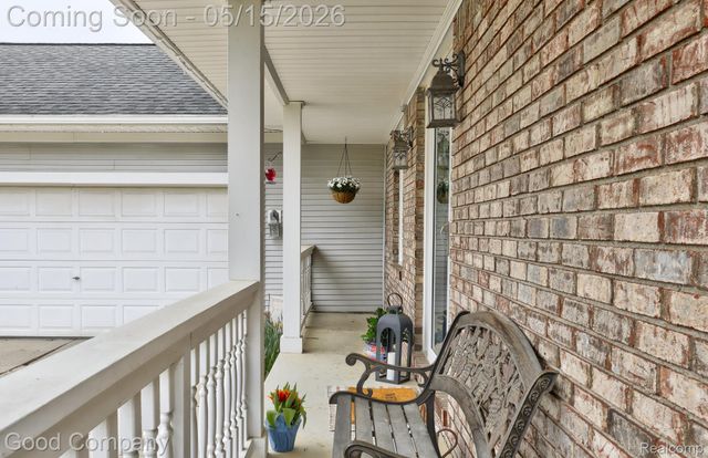 2370 Lansbury Drive, Waterford Charter Township, MI 48329