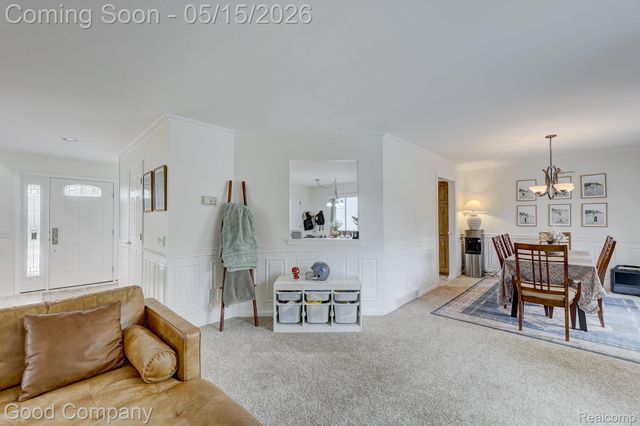 2370 Lansbury Drive, Waterford Charter Township, MI 48329
