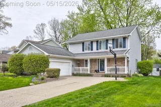 2370 Lansbury Drive, Waterford Charter Township, MI 48329