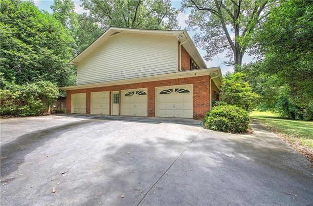2316 Cross Creek Drive SW, Powder Springs, GA 30127