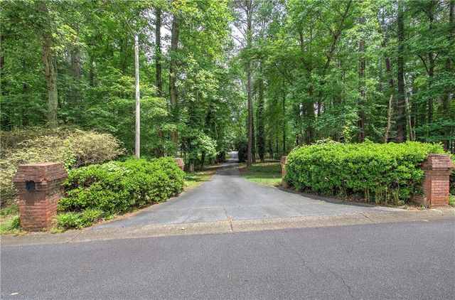 2316 Cross Creek Drive SW, Powder Springs, GA 30127