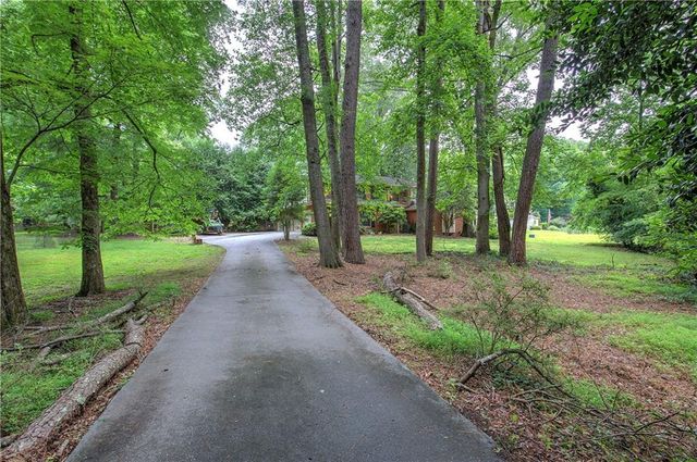 2316 Cross Creek Drive SW, Powder Springs, GA 30127