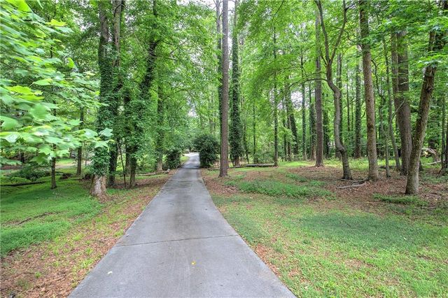 2316 Cross Creek Drive SW, Powder Springs, GA 30127