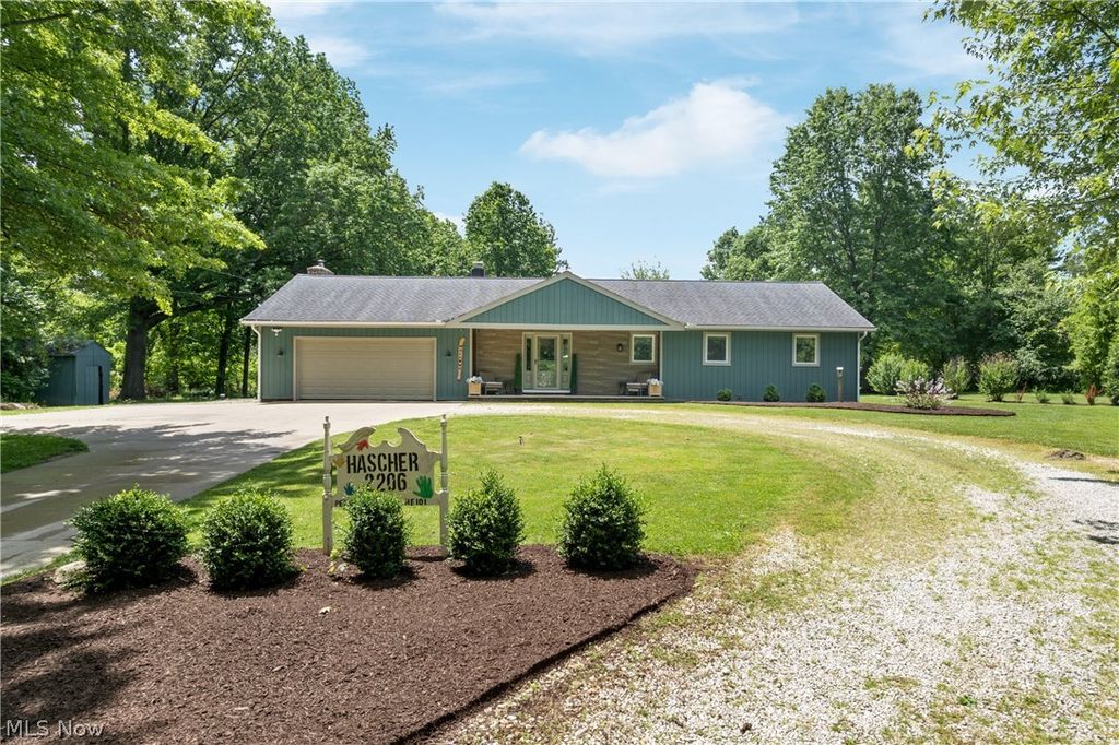 2206 Granger Road, Medina, OH 44256