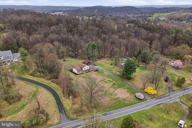 326 N FUNK RD, Boyertown, PA 19512