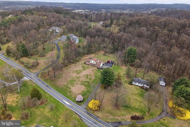 326 N FUNK RD, Boyertown, PA 19512