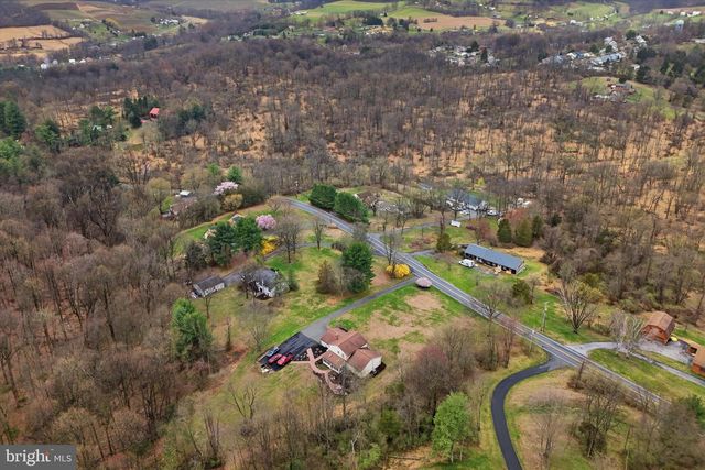 326 N FUNK RD, Boyertown, PA 19512