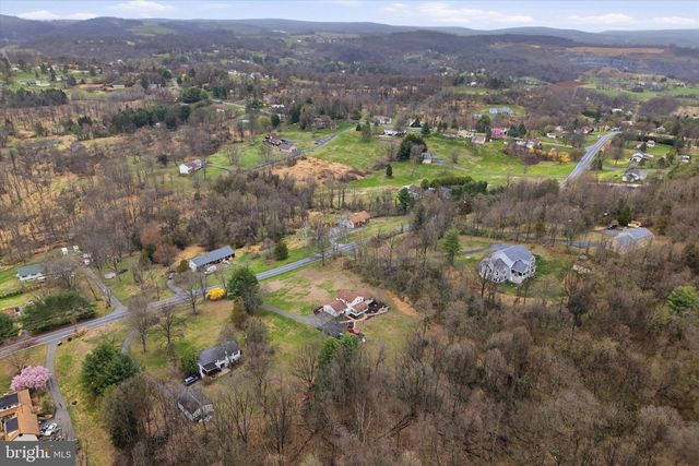 326 N FUNK RD, Boyertown, PA 19512