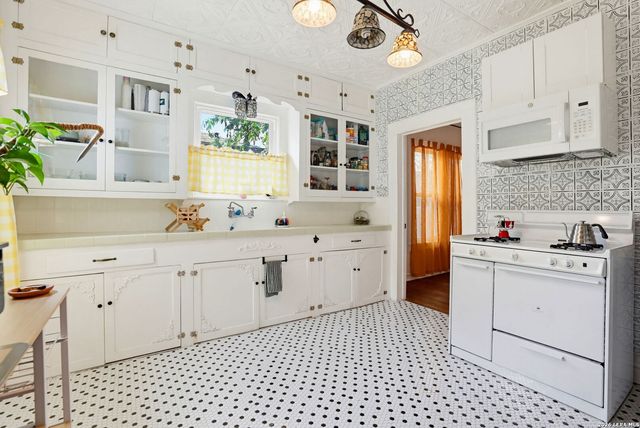 239 E Ligustrum, San Antonio, TX 78228