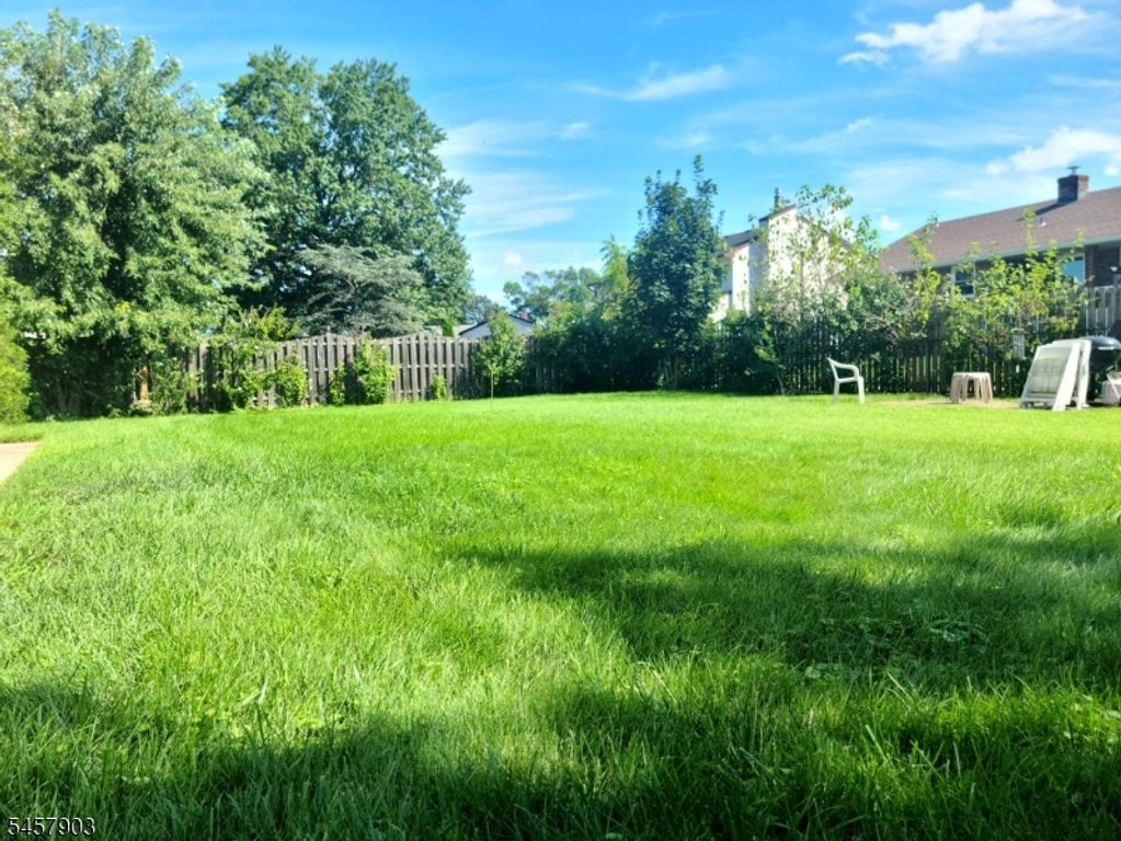 333 Harrison Ave, Manville Boro, NJ 08835 — photo 4