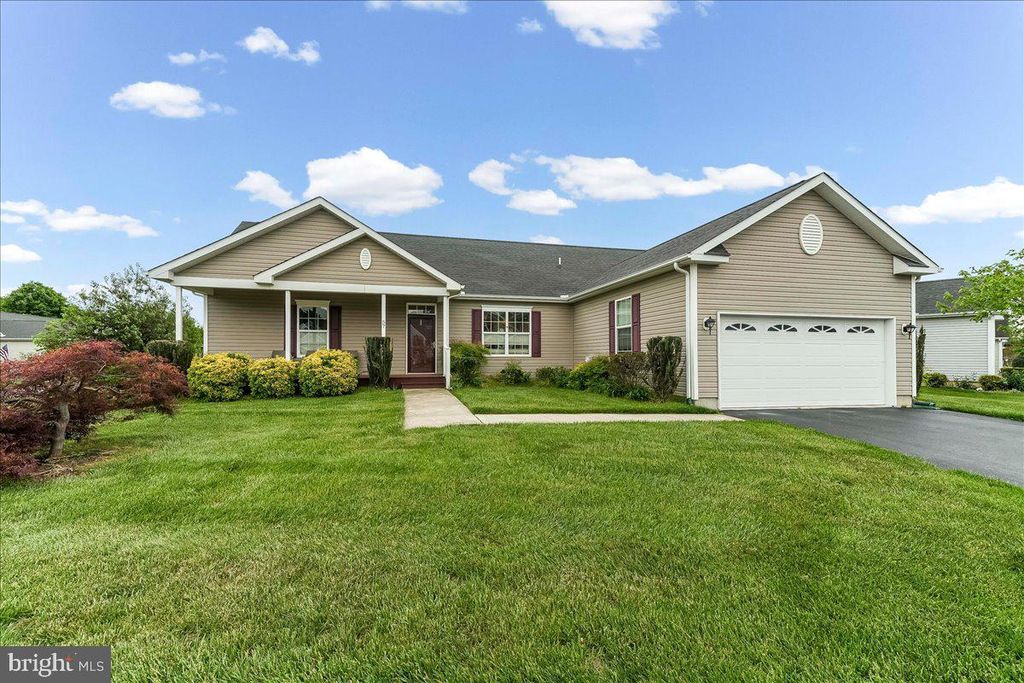 57 WINDING CARRIAGE LN, Dover, DE 19904