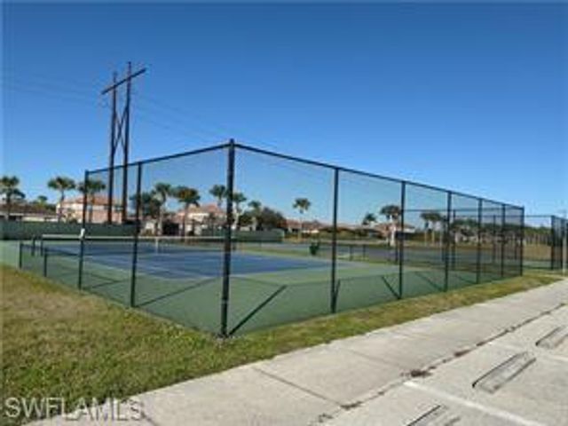 1406 Weeping Willow CT, Cape Coral, FL 33909