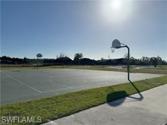 1406 Weeping Willow CT, Cape Coral, FL 33909