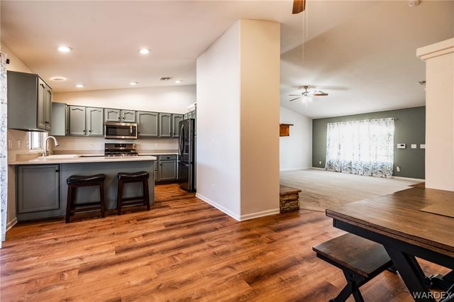 3902 E Nicole Avenue, Kingman, AZ 86409