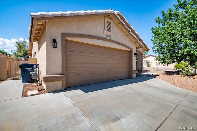 3902 E Nicole Avenue, Kingman, AZ 86409
