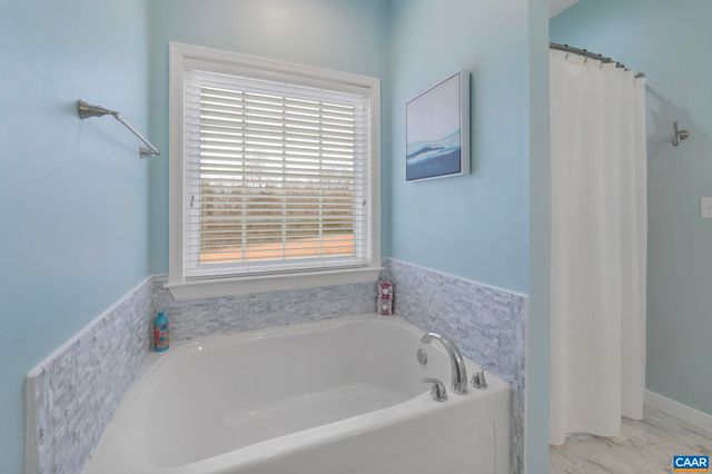 1243 WOODCOCK PL, Scottsville, VA 24590