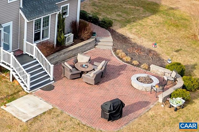 1243 WOODCOCK PL, Scottsville, VA 24590