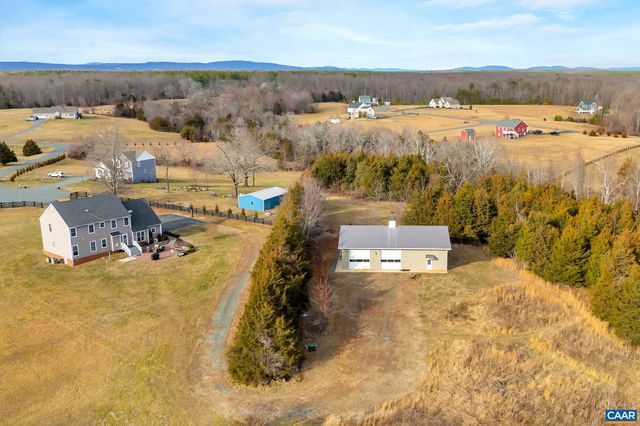 1243 WOODCOCK PL, Scottsville, VA 24590