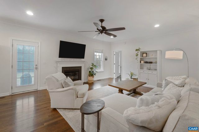 1243 WOODCOCK PL, Scottsville, VA 24590