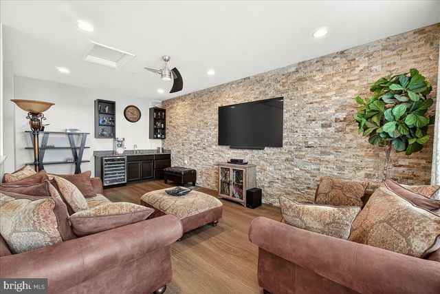 1094 HOLDEN RD, Frederick, MD 21701